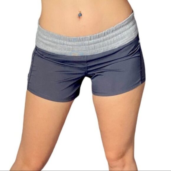 Lululemon Tracker Short II *2-way Stretch size 2 - Picture 2 of 10
